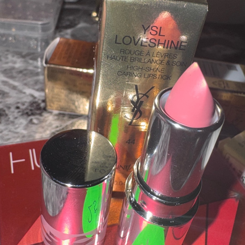 Yves Saint Laurent Loveshine High-Shine Caring Lipstick - Pink
